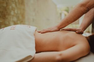 Sala de massagem sensual relaxante no Allure SPA Porto